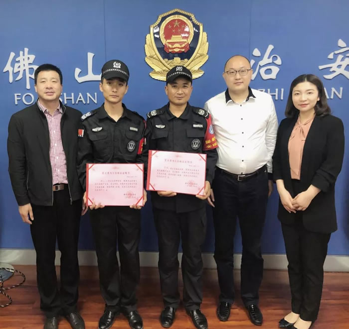 夏總、集團管理人員與獲獎隊員合照,送上慰問與祝賀